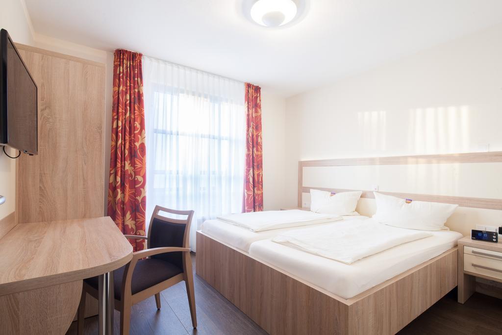 Gda Hotel Am Schlosspark Бад-Хомбург-фор-дер-Хёэ Номер фото